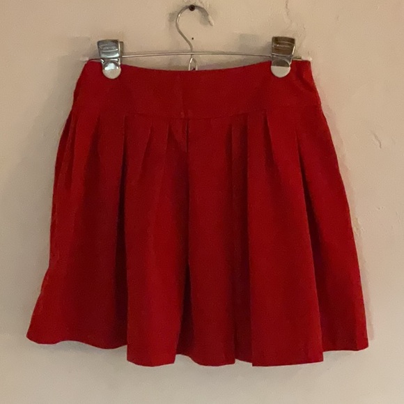 Chouyatou Pleated Mini Skirt w/Button Detail, Size XS, Red - Picture 2 of 6